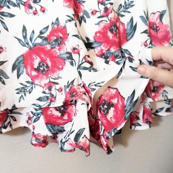 Charlotte Russe High rise Floral Ruffled Short - Picture 2 of 4